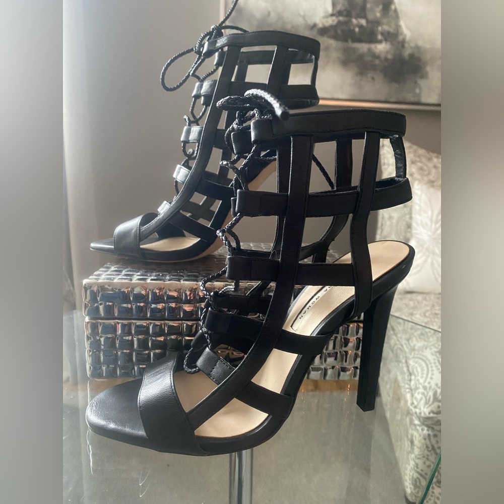 NWT Black Heels Size 7/7.5
